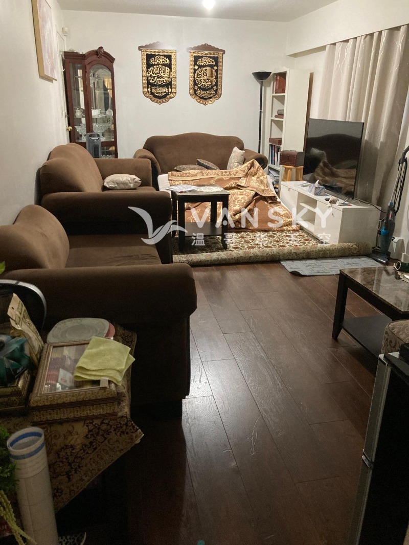 250106203147_Lr studio1.jpg